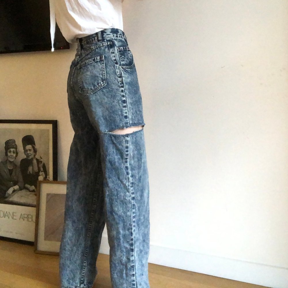 High waisted bell bottom jeans distressed - Picture 4 of 7